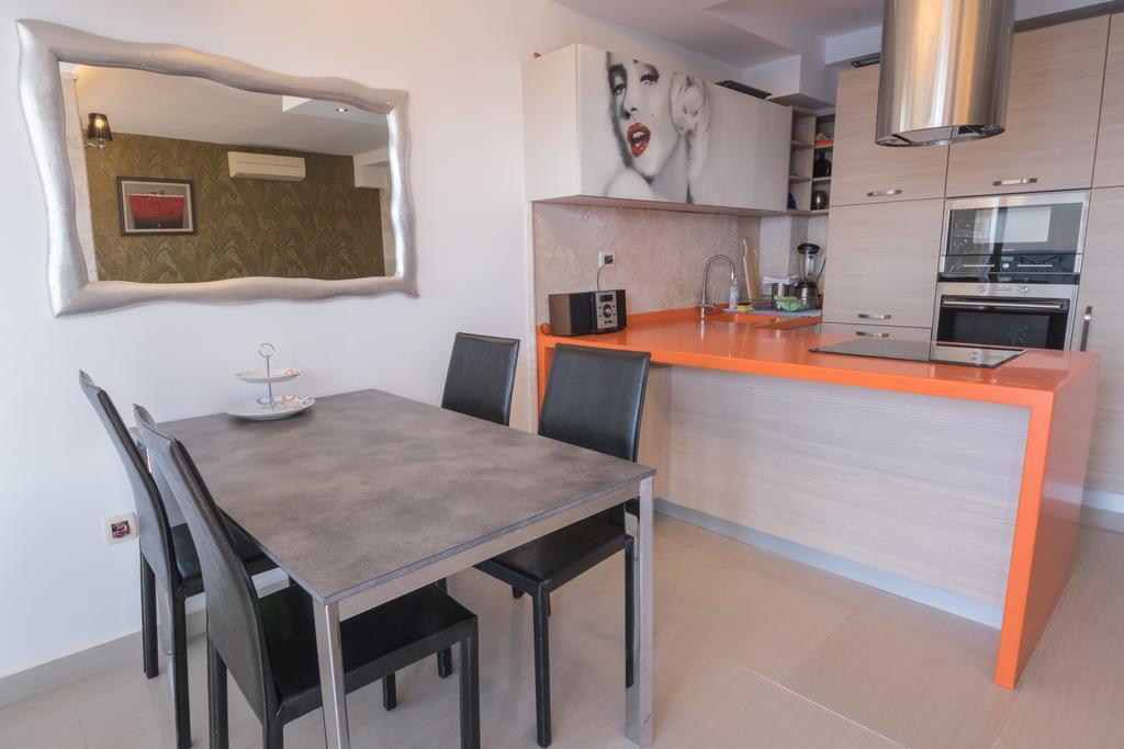 Ferienwohnung Private Penthouse Djurasevic Sveti Stefan Exterior foto